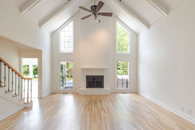 754 Veterans Pkwy, Murfreesboro, TN 37128