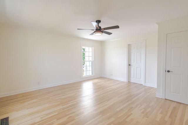 754 Veterans Pkwy, Murfreesboro, TN 37128