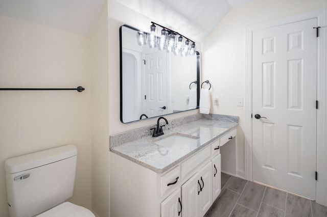 754 Veterans Pkwy, Murfreesboro, TN 37128
