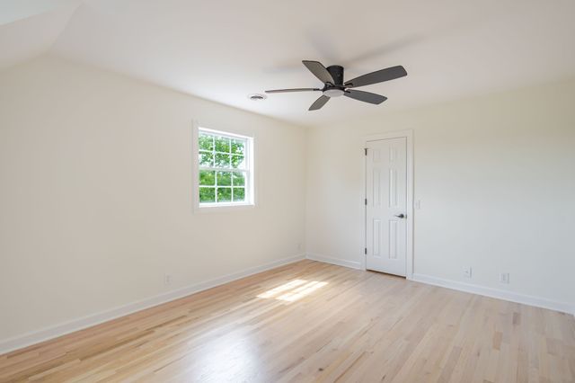 754 Veterans Pkwy, Murfreesboro, TN 37128