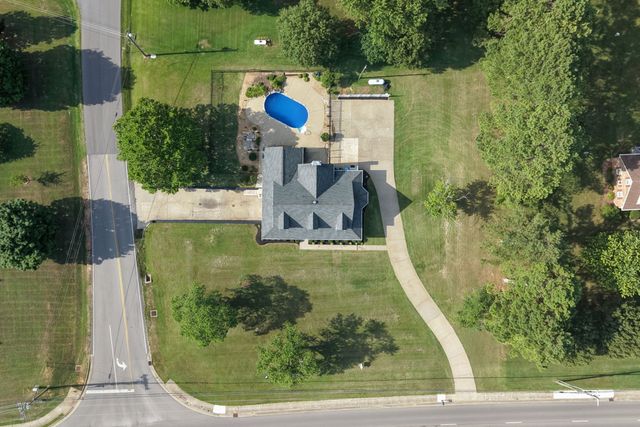 754 Veterans Pkwy, Murfreesboro, TN 37128