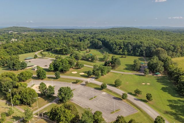 754 Veterans Pkwy, Murfreesboro, TN 37128