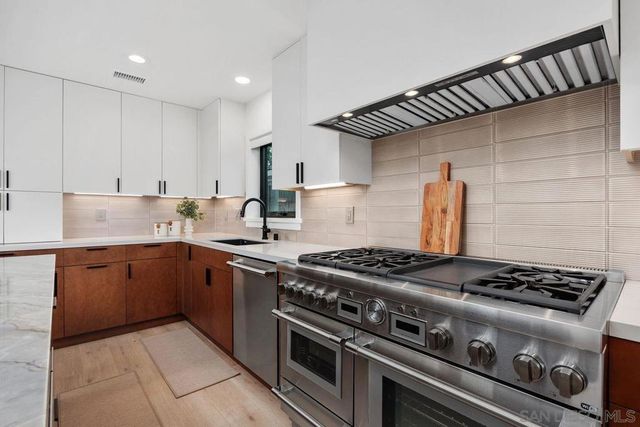 5303 Los Robles, Carlsbad, CA 92008