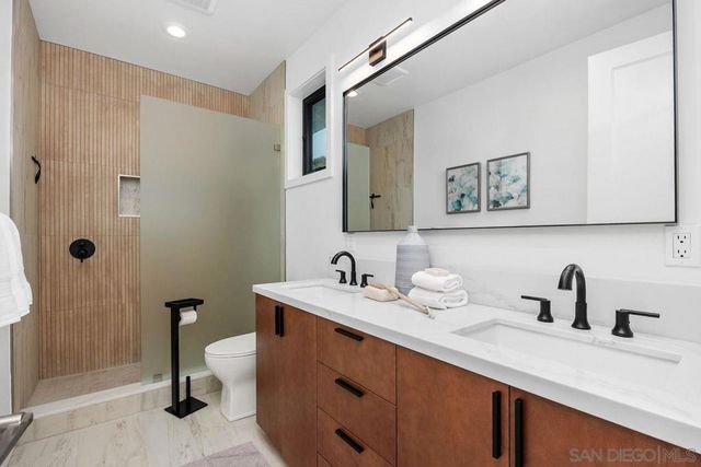 5303 Los Robles, Carlsbad, CA 92008