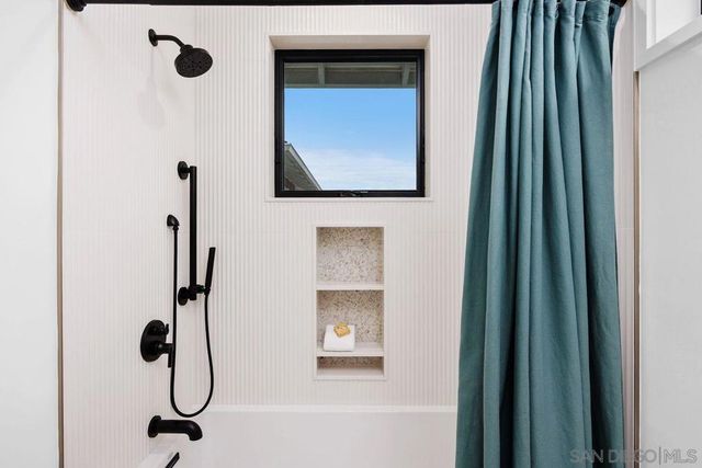 5303 Los Robles, Carlsbad, CA 92008