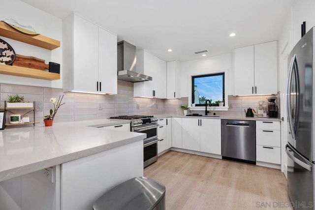 5303 Los Robles, Carlsbad, CA 92008