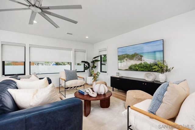 5303 Los Robles, Carlsbad, CA 92008