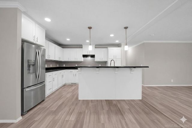 250 Riviera Drive, Lapeer, MI 48446