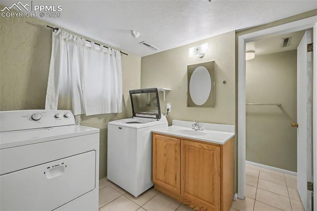 814 Orion Drive, Colorado Springs, CO 80906