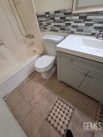 3609 Sampson Court C, Bakersfield, CA 93309