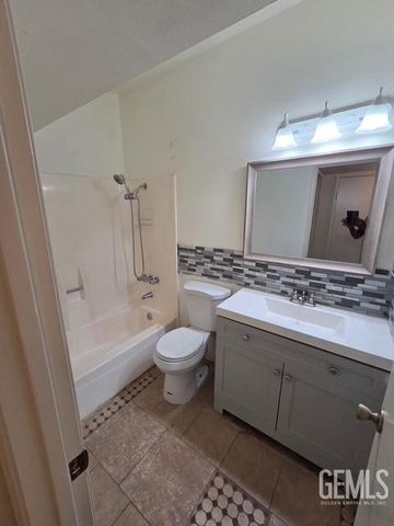 3609 Sampson Court C, Bakersfield, CA 93309