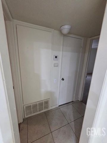 3609 Sampson Court C, Bakersfield, CA 93309