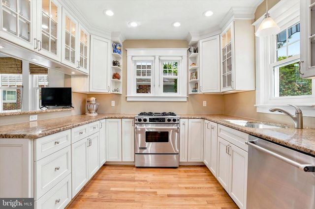 11 GOLF RD, Havertown, PA 19083
