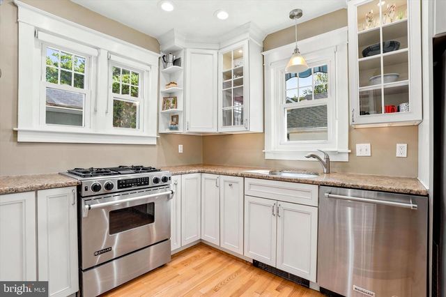 11 GOLF RD, Havertown, PA 19083