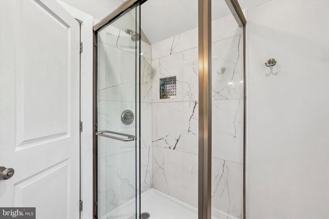 11 GOLF RD, Havertown, PA 19083