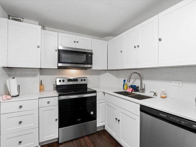 5005 Collins Ave 222, Miami Beach, FL 33140
