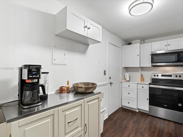 5005 Collins Ave 222, Miami Beach, FL 33140