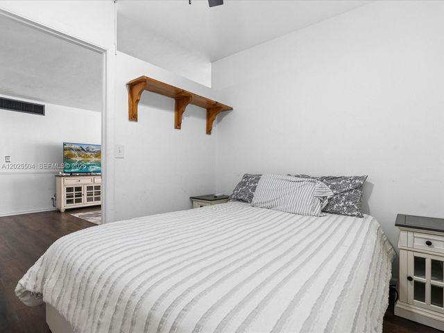 5005 Collins Ave 222, Miami Beach, FL 33140