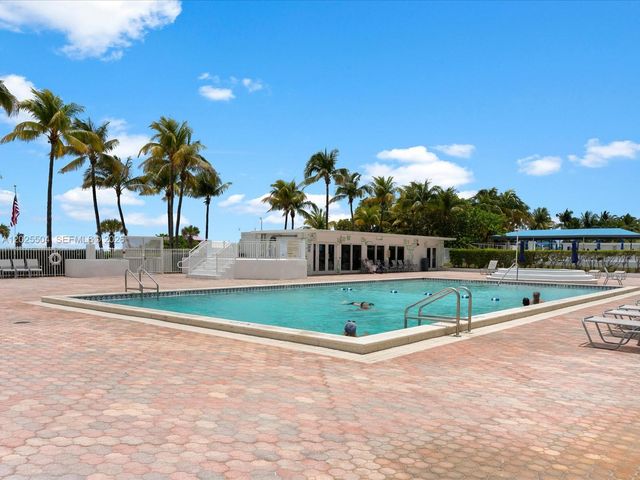 5005 Collins Ave 222, Miami Beach, FL 33140