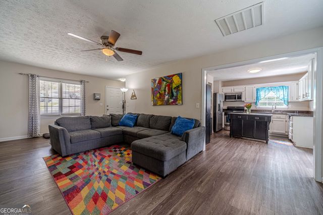 484 Daisy Trail, Lawrenceville, GA 30046