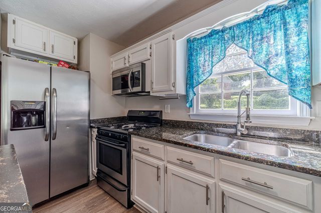 484 Daisy Trail, Lawrenceville, GA 30046