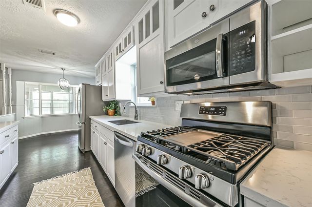 863 Seamaster Drive, Houston, TX 77062