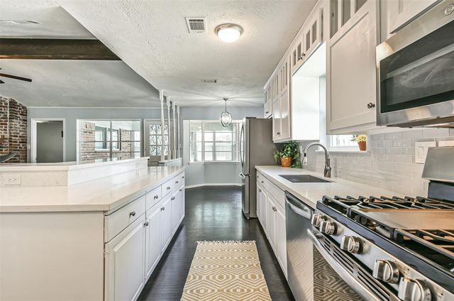 863 Seamaster Drive, Houston, TX 77062
