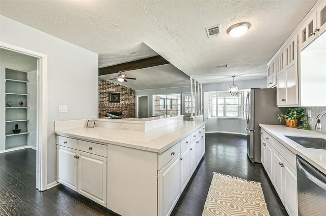 863 Seamaster Drive, Houston, TX 77062