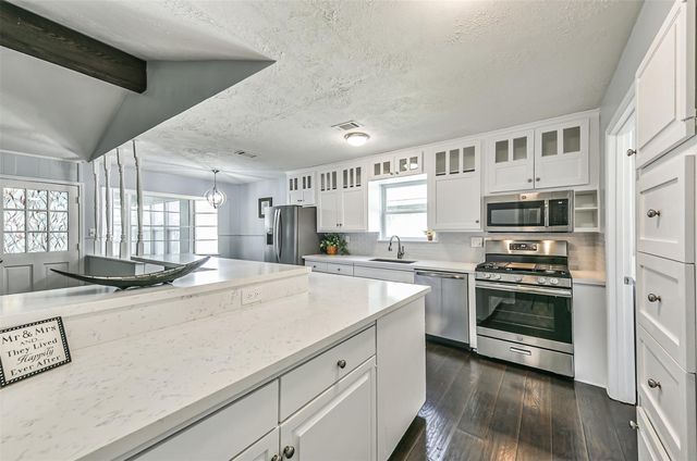 863 Seamaster Drive, Houston, TX 77062