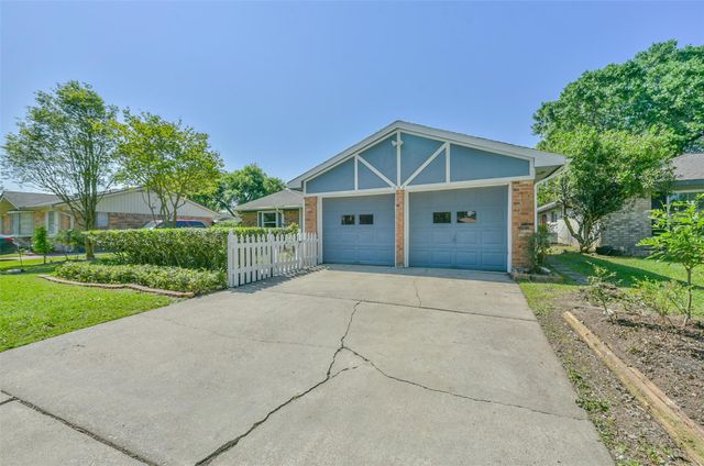863 Seamaster Drive, Houston, TX 77062