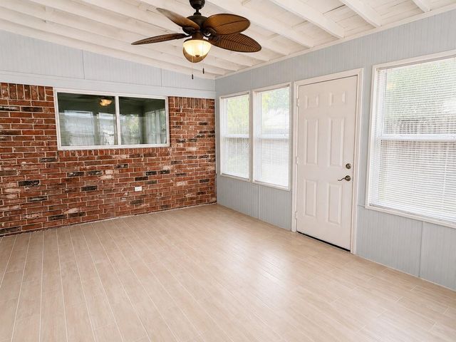 863 Seamaster Drive, Houston, TX 77062
