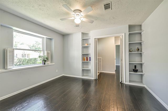 863 Seamaster Drive, Houston, TX 77062