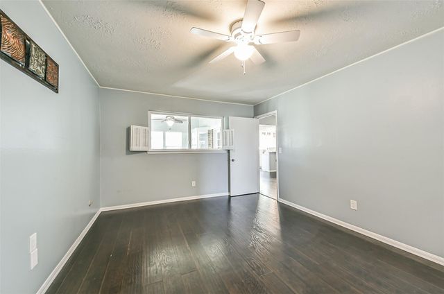 863 Seamaster Drive, Houston, TX 77062