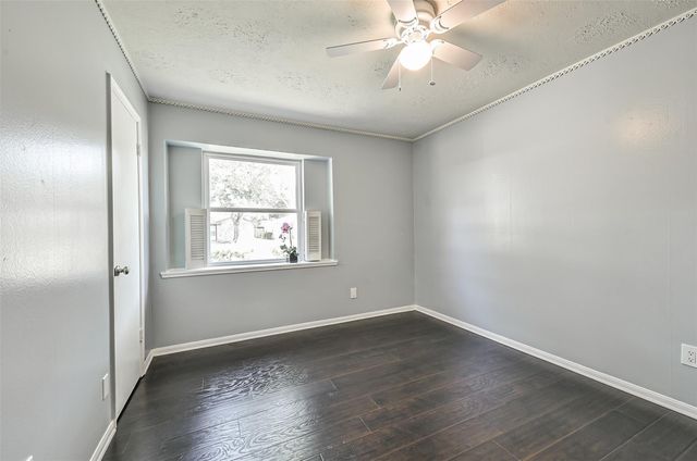 863 Seamaster Drive, Houston, TX 77062
