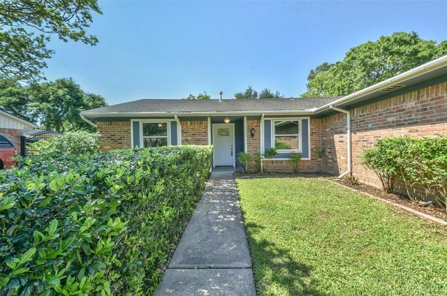 863 Seamaster Drive, Houston, TX 77062