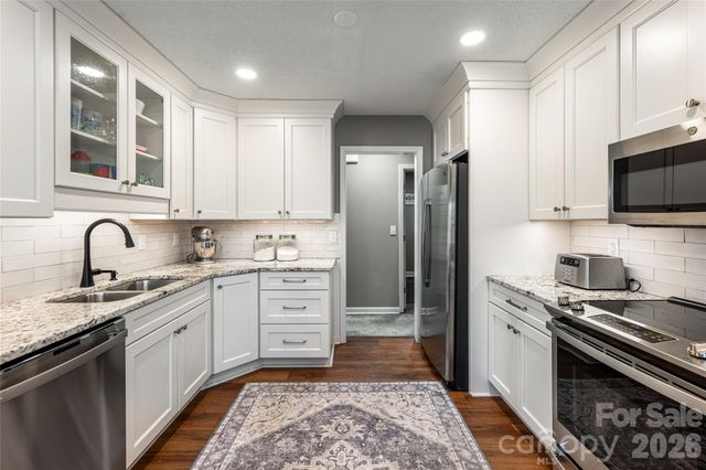 504 Windsor Forest Court, Fletcher, NC 28732