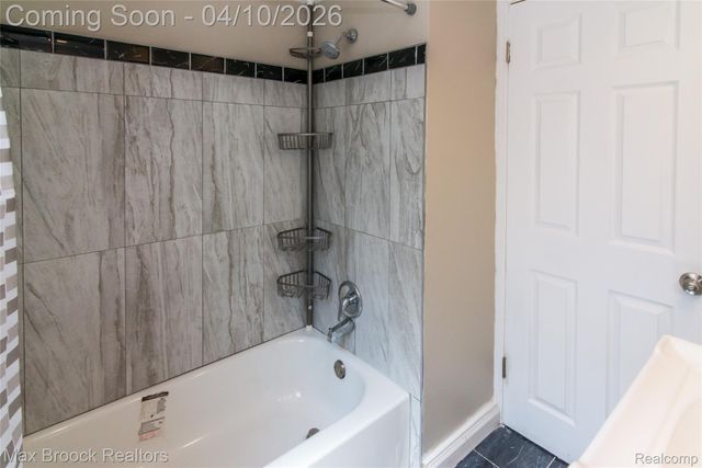 19469 Whitcomb Street, Detroit, MI 48235