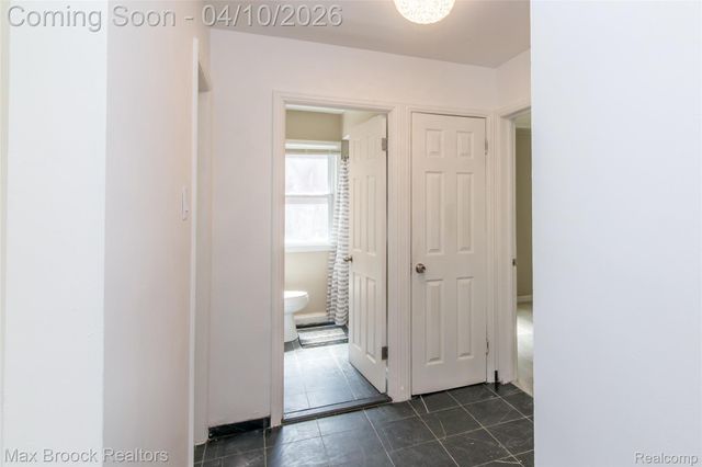 19469 Whitcomb Street, Detroit, MI 48235