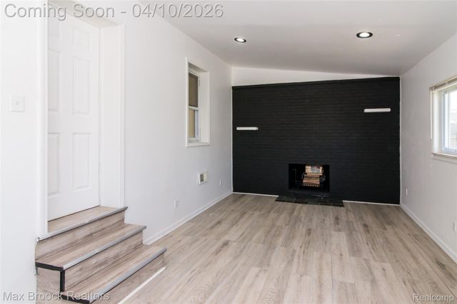 19469 Whitcomb Street, Detroit, MI 48235