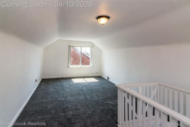 19469 Whitcomb Street, Detroit, MI 48235