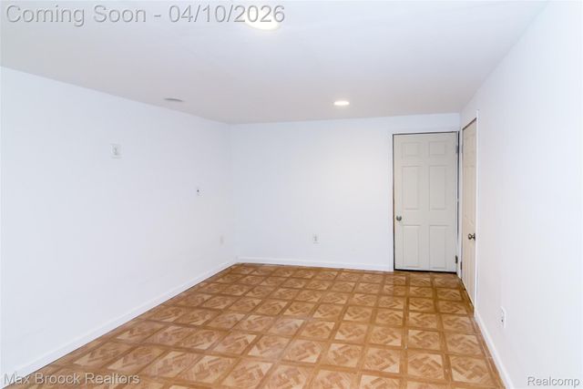 19469 Whitcomb Street, Detroit, MI 48235