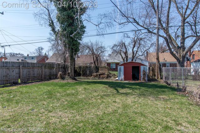 19469 Whitcomb Street, Detroit, MI 48235