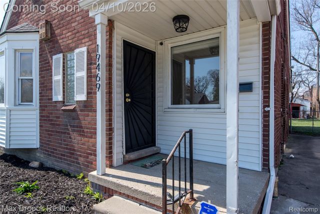 19469 Whitcomb Street, Detroit, MI 48235