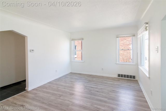 19469 Whitcomb Street, Detroit, MI 48235