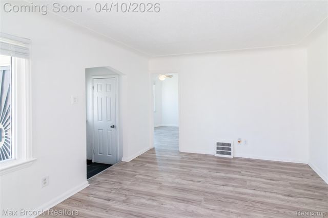 19469 Whitcomb Street, Detroit, MI 48235