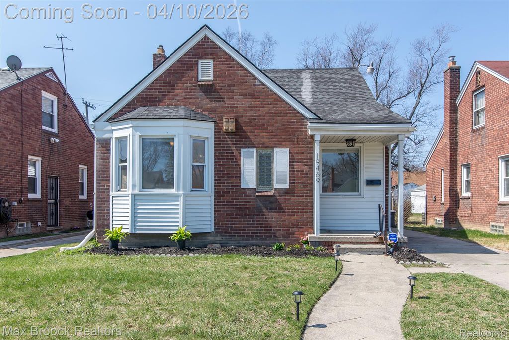 19469 Whitcomb Street, Detroit, MI 48235