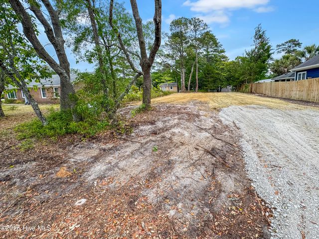 110 Dow Road N, Carolina Beach, NC 28428