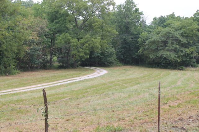 1721 Matney Hollow Road, Seymour, MO 65746