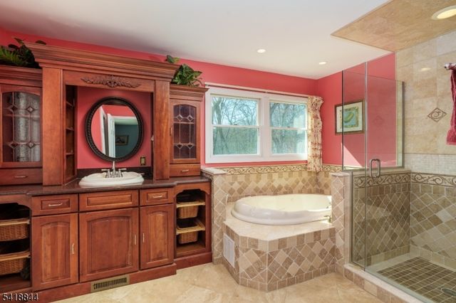 758 Ridge Road Ter, Kinnelon Boro, NJ 07405