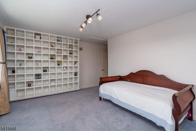 758 Ridge Road Ter, Kinnelon Boro, NJ 07405